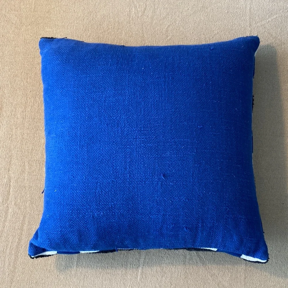 Blue toss pillows covers. Crate & Barrel, West Elm. 5qty no pillow inserts.